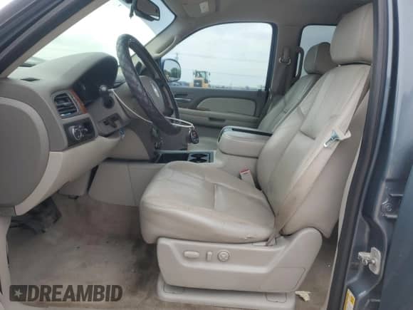 2008 Chevrolet Tahoe 3LT z VIN 1GNFC13J18J186690, wystawiony jako Copart lot #80031475 z przebiegiem Nie podano mil oraz Szkoda całkowita • Salvage title. Historia ofert i sprzedaży dostępna na DreamBid. Obrazek 7.