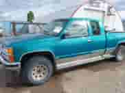 1994 Chevrolet Silverado 1500 с VIN 2GCEK19KXR1203702, выставлен на аукционе IAAI как лот 42594898 с пробегом 237 891 миль миль и . История ставок и продаж доступна на DreamBid. Изображение 18.