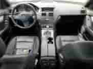 2009 Mercedes-Benz C 300 Sport z VIN WDDGF54X49R061402, wystawiony jako Copart lot #70928645 z przebiegiem 245 217 mil mil oraz Szkoda całkowita • Salvage title. Historia ofert i sprzedaży dostępna na DreamBid. Obrazek 8.