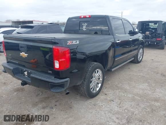2017 Chevrolet Silverado 1500 LTZ z VIN 3GCUKSEJ0HG471081, wystawiony jako IAAI lot #41126259 z przebiegiem 40 551 mil mil oraz . Historia ofert i sprzedaży dostępna na DreamBid. Obrazek 4.