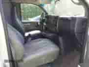 2009 Chevrolet Express Cargo z VIN 1GCGG25C191146374, wystawiony jako IAAI lot #42362448 z przebiegiem 318 817 mil mil oraz . Historia ofert i sprzedaży dostępna na DreamBid. Obrazek 5.