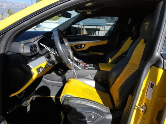 2019 Lamborghini Urus с VIN ZPBUA1ZL5KLA03794, выставлен на аукционе Copart как лот 41689155 с пробегом 49 061 миль миль и Списание • Salvage title. История ставок и продаж доступна на DreamBid. Изображение 7.