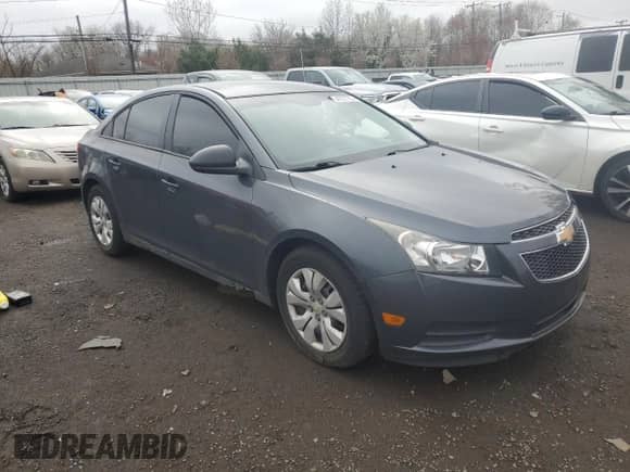 2013 Chevrolet Cruze LS с VIN 1G1PB5SG9D7238242, выставлен на аукционе Copart как лот 54072735 с пробегом 179 571 миль миль и Чистый • Clean title. История ставок и продаж доступна на DreamBid. Изображение 4.