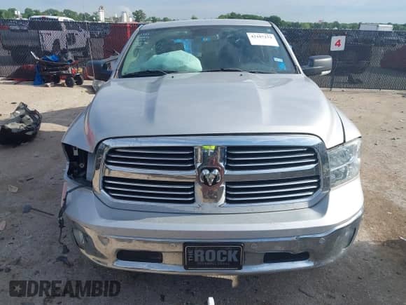 2017 Ram 1500 Big Horn z VIN 1C6RR7LT6HS504085, wystawiony jako IAAI lot #42187153 z przebiegiem 220 840 mil mil oraz . Historia ofert i sprzedaży dostępna na DreamBid. Obrazek 12.