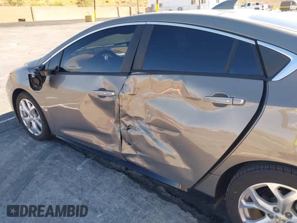 2017 Chevrolet Volt Premier с VIN 1G1RD6S51HU120491, выставлен на аукционе IAAI как лот 43313944 с пробегом 76 633 миль миль и . История ставок и продаж доступна на DreamBid. Изображение 6.