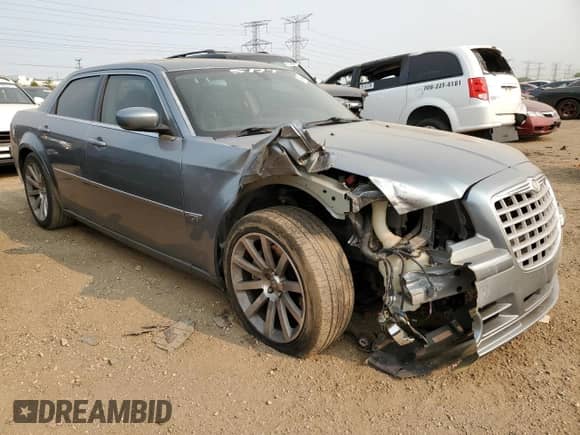 2006 Chrysler 300 C SRT-8 z VIN 2C3LA73W66H426657, wystawiony jako Copart lot #59043365 z przebiegiem 159 188 mil mil oraz Szkoda całkowita • Salvage title. Historia ofert i sprzedaży dostępna na DreamBid. Obrazek 4.