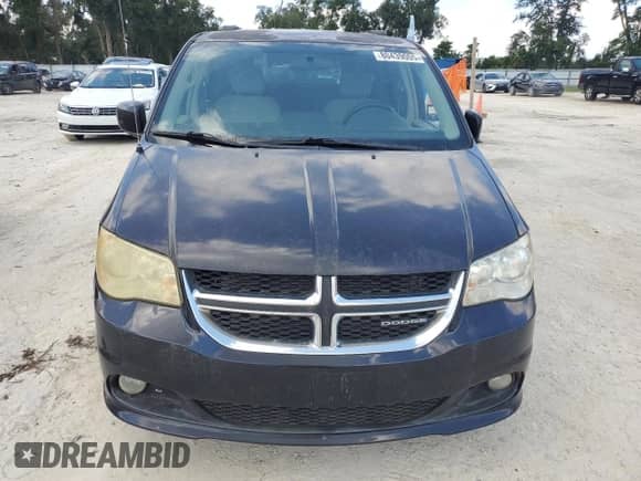 2011 Dodge Grand Caravan Crew with VIN 2D4RN5DG2BR606571, listed as a Copart auction lot 80439005 with 399,551 mi miles and Clean title. Bid and sale history available at DreamBid. Image 5.