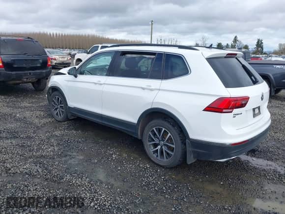 2020 Volkswagen Tiguan SE z VIN 3VV2B7AX6LM015001, wystawiony jako IAAI lot #41788834 z przebiegiem 37 514 mil mil oraz . Historia ofert i sprzedaży dostępna na DreamBid. Obrazek 3.