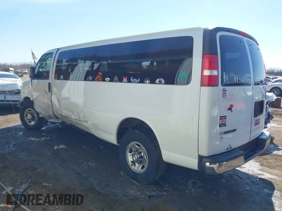 2018 Chevrolet Express Passenger LT z VIN 1GAZGPFPXJ1234974, wystawiony jako IAAI lot #41753701 z przebiegiem 190 343 mil mil oraz . Historia ofert i sprzedaży dostępna na DreamBid. Obrazek 3.