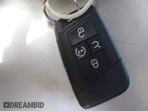 2024 Volkswagen Tiguan SE with VIN 3VVNB7AX4RM198923, listed as a IAAI auction lot 42312597 with 6,827 mi miles and . Bid and sale history available at DreamBid. Image 11.