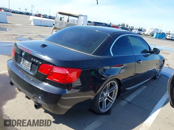 2011 BMW 3 Series 335is с VIN WBADX1C52BE570532, выставлен на аукционе IAAI как лот 41860023 с пробегом 114 834 миль миль и . История ставок и продаж доступна на DreamBid. Изображение 4.