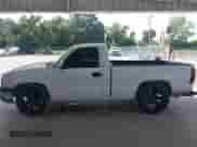 2005 Chevrolet Silverado 1500 Work Truck z VIN 1GCEC14XX5Z318107, wystawiony jako IAAI lot #43367766 z przebiegiem 104 186 mil mil oraz . Historia ofert i sprzedaży dostępna na DreamBid. Obrazek 14.