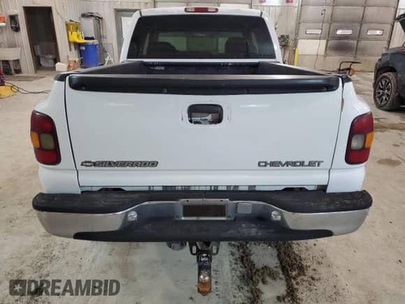 2000 Chevrolet Silverado 1500 LS with VIN 2GCEK19V3Y1369875, listed as a Copart auction lot 44455105 with 291,111 mi miles and Salvage title. Bid and sale history available at DreamBid. Image 6.