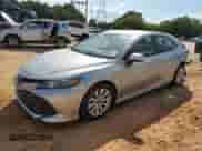 2019 Toyota Camry LE с VIN 4T1B11HK1KU820984, выставлен на аукционе Copart как лот 71323335 с пробегом 93 055 миль миль и Списание • Salvage title. История ставок и продаж доступна на DreamBid. Изображение 1.