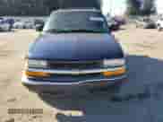 2000 Chevrolet Blazer LT with VIN 1GNDT13W8Y2119632, listed as a Copart auction lot 47387175 with 140,356 mi miles and Salvage title. Bid and sale history available at DreamBid. Image 5.