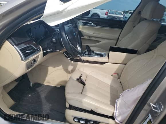 2017 BMW 7 Series 740i с VIN WBA7E2C3XHG741287, выставлен на аукционе Copart как лот 81467345 с пробегом 112 218 миль миль и Списание • Salvage title. История ставок и продаж доступна на DreamBid. Изображение 7.