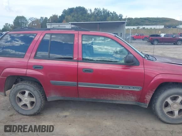 2002 Chevrolet TrailBlazer LS with VIN 1GNDT13S922164101, listed as a IAAI auction lot 43212917 with 285,275 mi miles and . Bid and sale history available at DreamBid. Image 14.