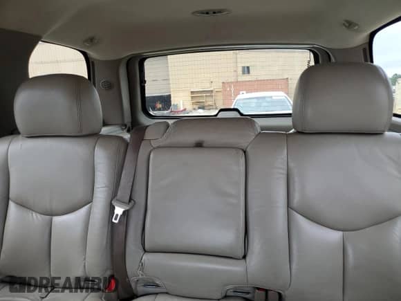 2003 Chevrolet Tahoe Z71 z VIN 1GNEK13Z13R303327, wystawiony jako Copart lot #82213735 z przebiegiem 204 267 mil mil oraz Szkoda całkowita • Salvage title. Historia ofert i sprzedaży dostępna na DreamBid. Obrazek 10.