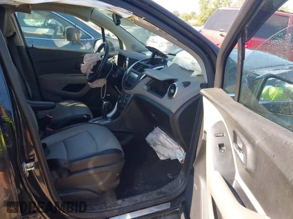 2015 Chevrolet Trax LTZ z VIN 3GNCJTSB4FL205608, wystawiony jako IAAI lot #42969923 z przebiegiem 63 578 mil mil oraz . Historia ofert i sprzedaży dostępna na DreamBid. Obrazek 5.