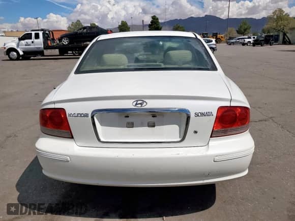 2005 Hyundai Sonata GL z VIN KMHWF25H15A165586, wystawiony jako Copart lot #81241925 z przebiegiem 214 939 mil mil oraz Szkoda całkowita • Salvage title. Historia ofert i sprzedaży dostępna na DreamBid. Obrazek 6.