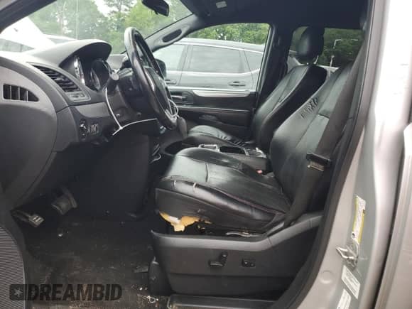 2011 Dodge Grand Caravan R/T with VIN 2D4RN7DG2BR697420, listed as a Copart auction lot 59805915 with 135,493 mi miles and Clean title. Bid and sale history available at DreamBid. Image 7.