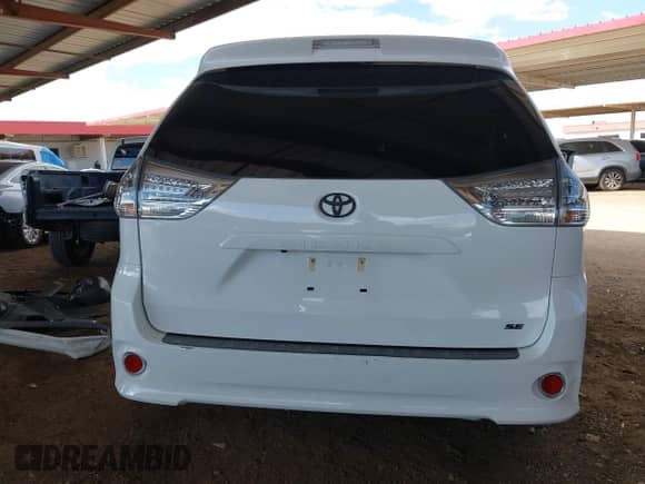 2016 Toyota Sienna SE with VIN 5TDXK3DC6GS741047, listed as a IAAI auction lot 43408563 with 121,533 mi miles and . Bid and sale history available at DreamBid. Image 17.