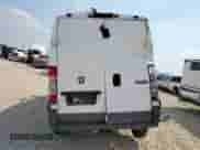 2018 Ram ProMaster Cargo z VIN 3C6TRVCG2JE101968, wystawiony jako Copart lot #57122815 z przebiegiem Nie podano mil oraz Nie do naprawy • Non repairable. Historia ofert i sprzedaży dostępna na DreamBid. Obrazek 6.