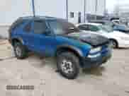 2001 Chevrolet Blazer LS z VIN 1GNCT18W61K158519, wystawiony jako Copart lot #50435495 z przebiegiem Nie podano mil oraz Nie do naprawy • Non repairable. Historia ofert i sprzedaży dostępna na DreamBid. Obrazek 4.