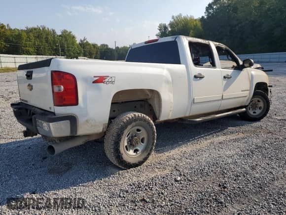 2007 Chevrolet Silverado 2500HD 1LT z VIN 1GCHK23607F504063, wystawiony jako Copart lot #80144545 z przebiegiem Nie podano mil oraz Szkoda całkowita • Salvage title. Historia ofert i sprzedaży dostępna na DreamBid. Obrazek 3.