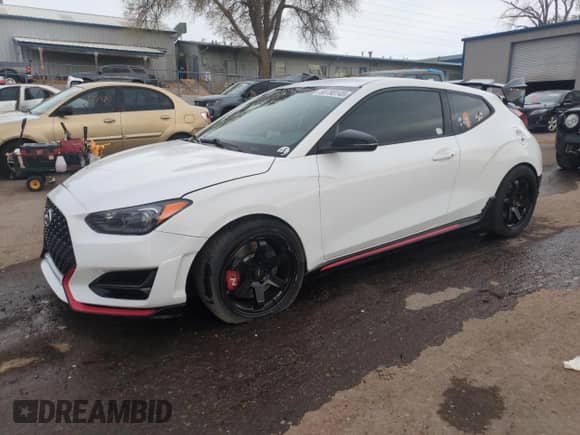 2021 Hyundai Veloster z VIN KMHT36AH9MU010242, wystawiony jako Copart lot #50790145 z przebiegiem 73 850 mil mil oraz Szkoda całkowita • Salvage title. Historia ofert i sprzedaży dostępna na DreamBid. Obrazek 1.
