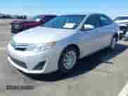 2013 Toyota Camry LE z VIN 4T1BD1FK7DU091564, wystawiony jako IAAI lot #43095022 z przebiegiem 103 132 mil mil oraz . Historia ofert i sprzedaży dostępna na DreamBid. Obrazek 17.