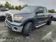 2011 Toyota Tundra с VIN 5TFUM5F1XBX025095, выставлен на аукционе Copart как лот 90139805 с пробегом 251 300 миль миль и Чистый • Clean title. История ставок и продаж доступна на DreamBid. Изображение 1.