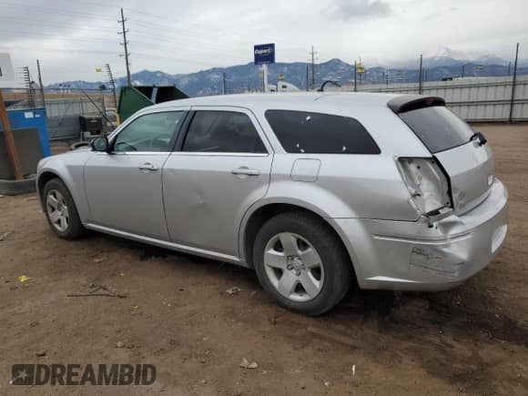 2008 Dodge Magnum with VIN 2D4FV47TX8H148105, listed as a Copart auction lot 86768634 with 102,483 mi miles and Salvage title. Bid and sale history available at DreamBid. Image 2.