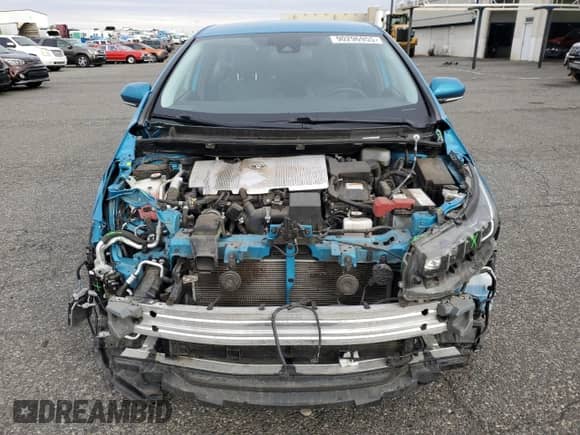 2020 Toyota Prius LE z VIN JTDKARFP3L3157409, wystawiony jako Copart lot #90296955 z przebiegiem 69 022 mil mil oraz Szkoda całkowita • Salvage title. Historia ofert i sprzedaży dostępna na DreamBid. Obrazek 5.