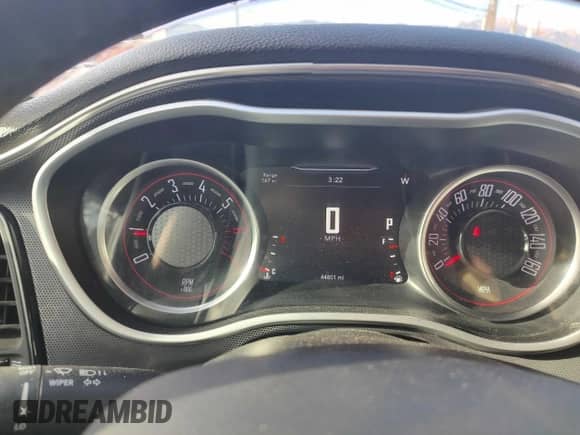 2018 Dodge Challenger T/A z VIN 2C3CDZBT0JH287824, wystawiony jako Copart lot #90472575 z przebiegiem 44 801 mil mil oraz Szkoda całkowita • Salvage title. Historia ofert i sprzedaży dostępna na DreamBid. Obrazek 8.