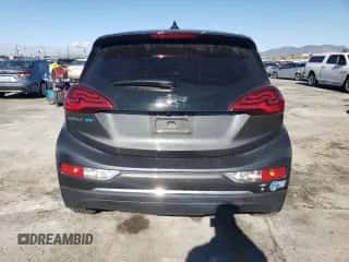 2020 Chevrolet Bolt EV LT z VIN 1G1FY6S08L4118077, wystawiony jako Copart lot #77114953 z przebiegiem 130 603 mil mil oraz . Historia ofert i sprzedaży dostępna na DreamBid. Obrazek 6.