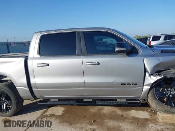 2022 Ram 1500 Big Horn z VIN 1C6RREFG8NN274448, wystawiony jako IAAI lot #43091844 z przebiegiem 90 185 mil mil oraz . Historia ofert i sprzedaży dostępna na DreamBid. Obrazek 13.
