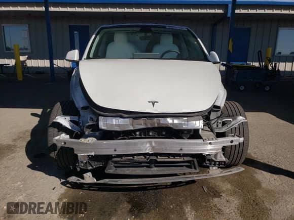 2022 Tesla Model Y Long Range z VIN 7SAYGDEEXNF355456, wystawiony jako Copart lot #85502145 z przebiegiem 62 023 mil mil oraz Szkoda całkowita • Salvage title. Historia ofert i sprzedaży dostępna na DreamBid. Obrazek 5.
