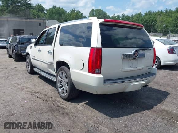 2013 Cadillac Escalade ESV Luxury с VIN 1GYS4HEF1DR228321, выставлен на аукционе IAAI как лот 42536138 с пробегом 160 957 миль миль и . История ставок и продаж доступна на DreamBid. Изображение 3.