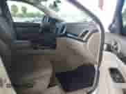 2012 Jeep Grand Cherokee Laredo z VIN 1C4RJEAG6CC227886, wystawiony jako IAAI lot #43547066 z przebiegiem 165 089 mil mil oraz . Historia ofert i sprzedaży dostępna na DreamBid. Obrazek 5.