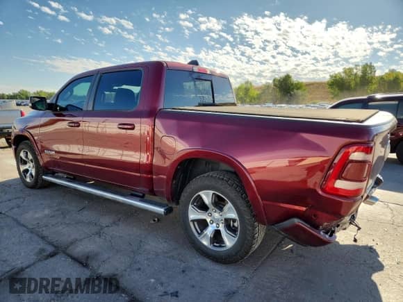 2022 Ram 1500 Laramie z VIN 1C6SRFJT3NN353666, wystawiony jako Copart lot #80904315 z przebiegiem 64 348 mil mil oraz Szkoda całkowita • Salvage title. Historia ofert i sprzedaży dostępna na DreamBid. Obrazek 2.