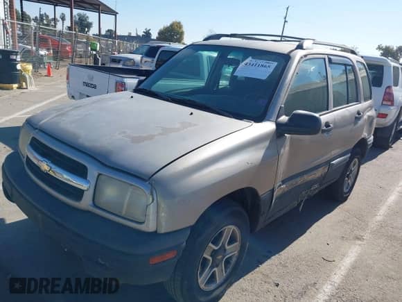 2002 Chevrolet Tracker с VIN 2CNBJ13C126920565, выставлен на аукционе IAAI как лот 43411865 с пробегом 222 131 миль миль и . История ставок и продаж доступна на DreamBid. Изображение 2.