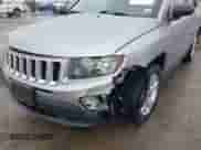 2017 Jeep Compass Sport с VIN 1C4NJCBA7HD124023, выставлен на аукционе IAAI как лот 41436187 с пробегом Не указан миль и . История ставок и продаж доступна на DreamBid. Изображение 6.