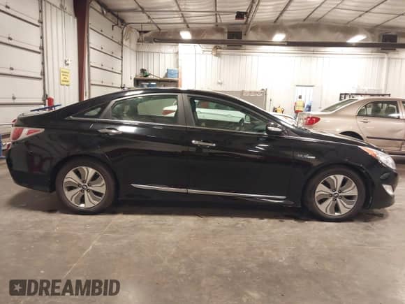 2014 Hyundai Sonata z VIN KMHEC4A46EA111915, wystawiony jako IAAI lot #43236280 z przebiegiem 139 784 mil mil oraz . Historia ofert i sprzedaży dostępna na DreamBid. Obrazek 14.