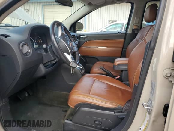 2017 Jeep Compass High Altitude с VIN 1C4NJDEB1HD154869, выставлен на аукционе Copart как лот 89536015 с пробегом 113 769 миль миль и Списание • Salvage title. История ставок и продаж доступна на DreamBid. Изображение 7.