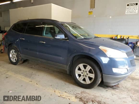 2012 Chevrolet Traverse 1LT with VIN 1GNKRGED8CJ284809, listed as a Copart auction lot 56346724 with 181,917 mi miles and Salvage title. Bid and sale history available at DreamBid. Image 4.