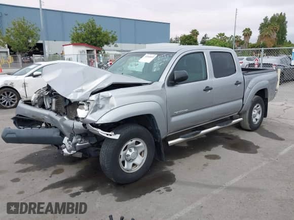 2014 Toyota Tacoma PreRunner z VIN 5TFJX4GN8EX028376, wystawiony jako IAAI lot #42444635 z przebiegiem 61 335 mil mil oraz . Historia ofert i sprzedaży dostępna na DreamBid. Obrazek 18.