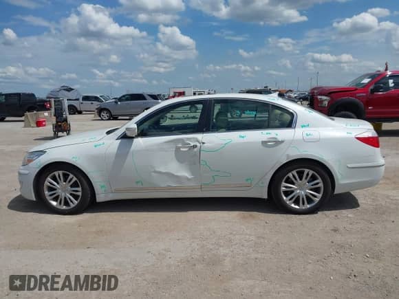 2009 Hyundai Genesis with VIN KMHGC46F29U050618, listed as a IAAI auction lot 42641042 with 155,776 mi miles and . Bid and sale history available at DreamBid. Image 6.