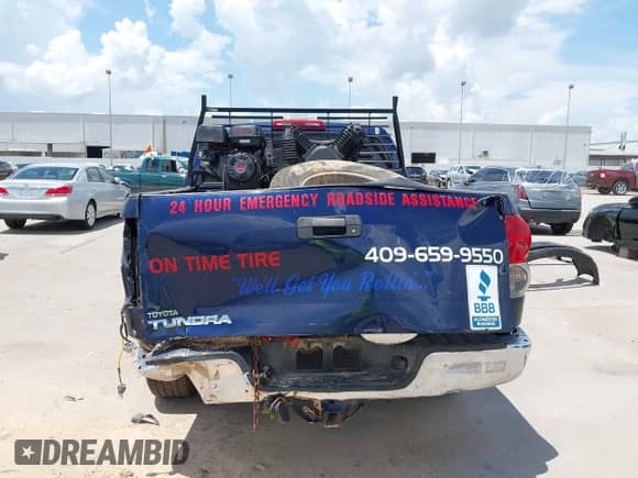 2007 Toyota Tundra SR5 z VIN 5TBET54107S454598, wystawiony jako IAAI lot #42558681 z przebiegiem 309 838 mil mil oraz . Historia ofert i sprzedaży dostępna na DreamBid. Obrazek 17.