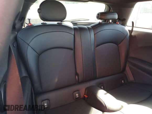 2015 MINI Hardtop S с VIN WMWXP7C5XF2A59256, выставлен на аукционе Copart как лот 85283465 с пробегом 100 847 миль миль и Списание • Salvage title. История ставок и продаж доступна на DreamBid. Изображение 10.